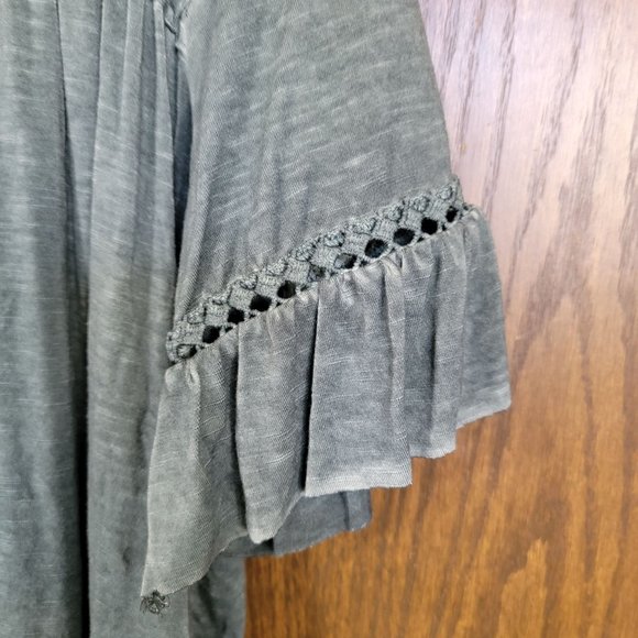 Artesia Forest Green Boho Chic Pullover Top with Tassels Size Medium - Picture 11 of 12